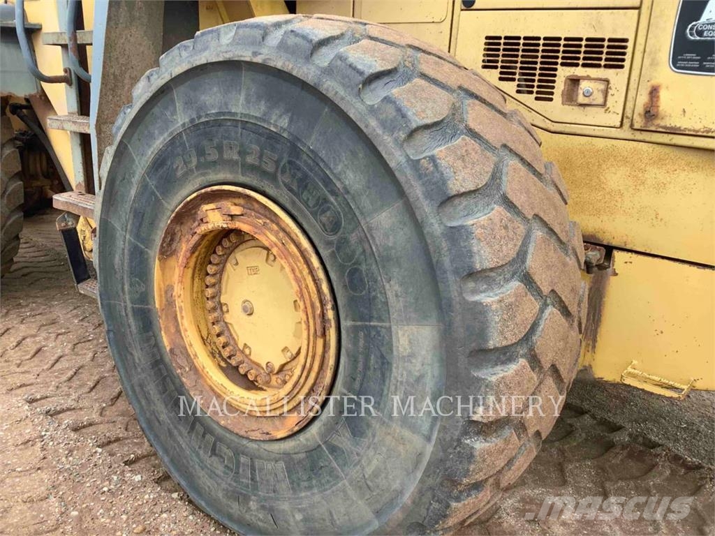 Komatsu WA500 Iekrāvēji uz riteņiem