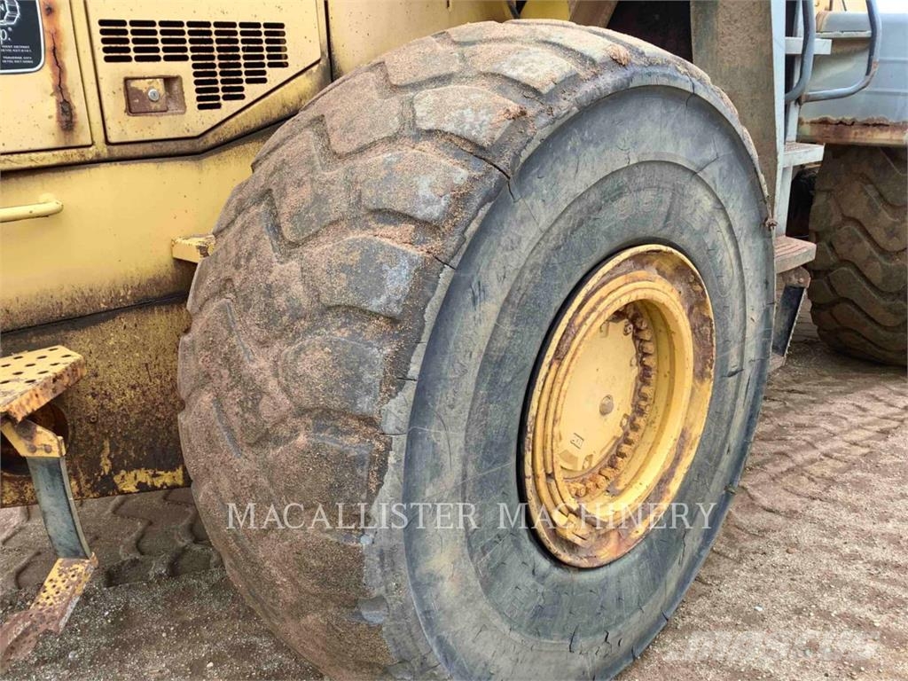 Komatsu WA500 Iekrāvēji uz riteņiem