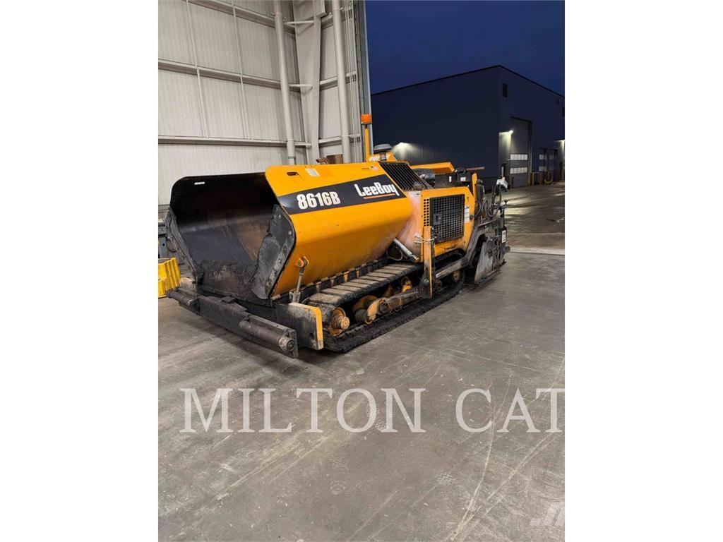 LeeBoy 8616B Asphalt pavers