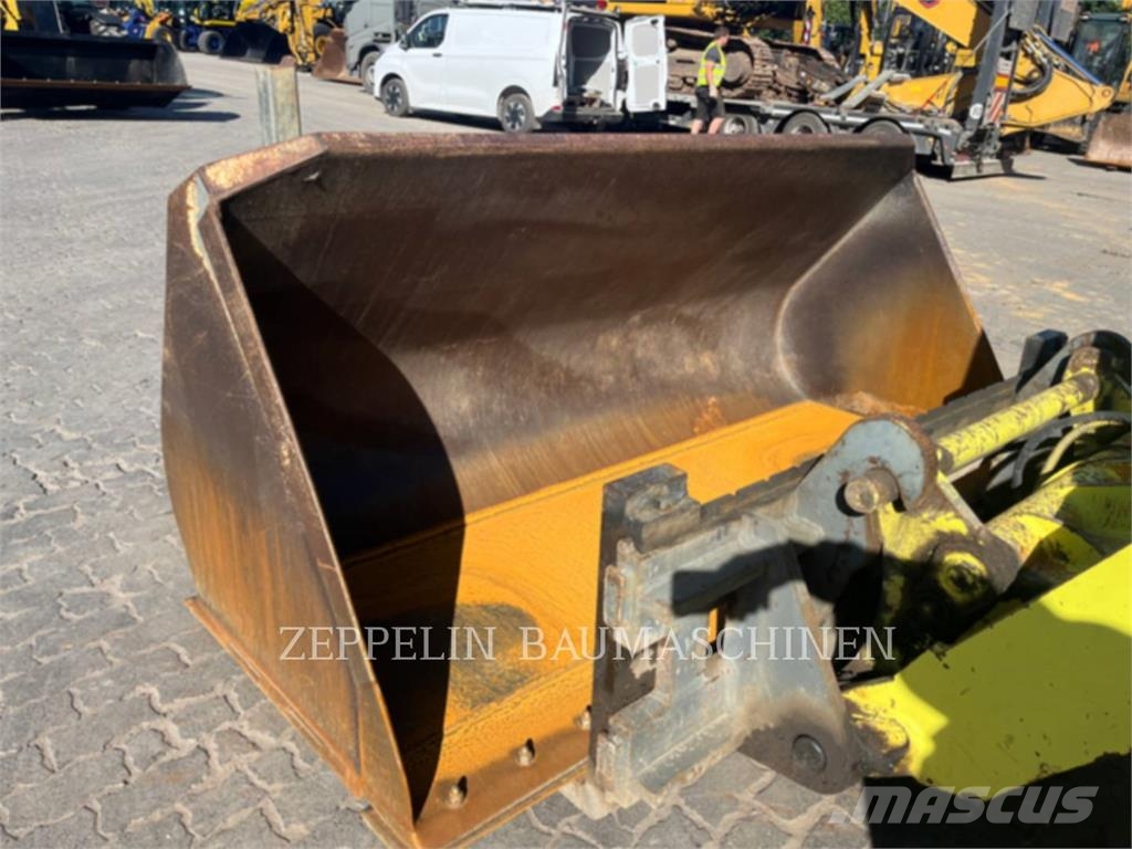 Liebherr L522 Iekrāvēji uz riteņiem
