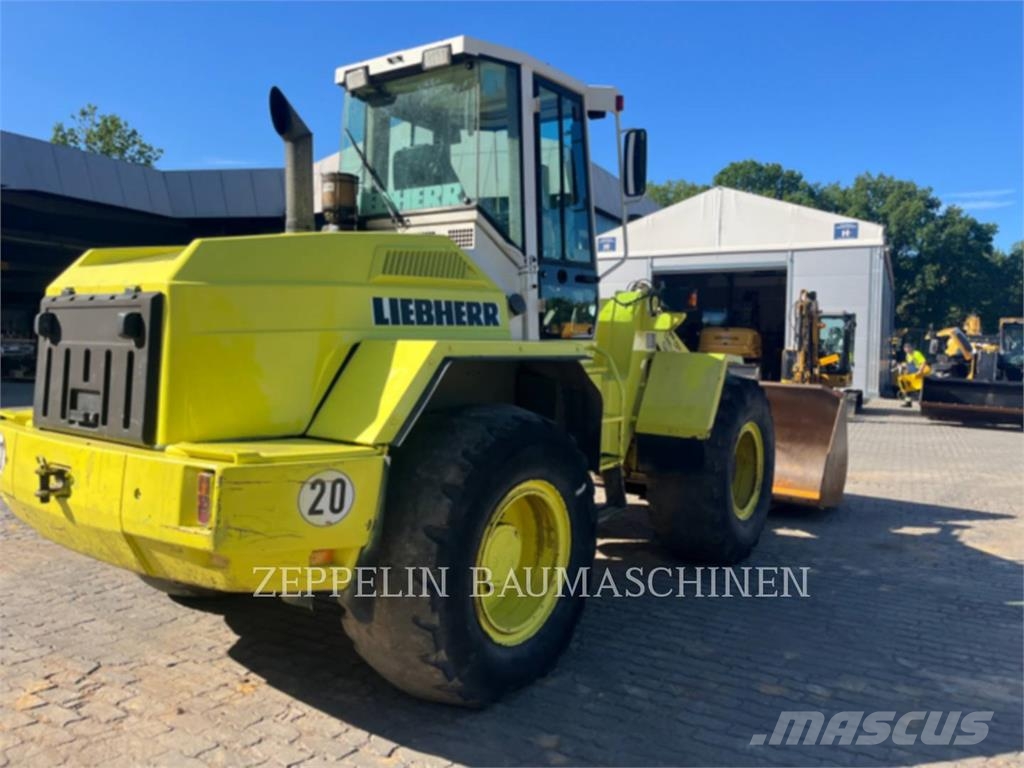Liebherr L522 Iekrāvēji uz riteņiem
