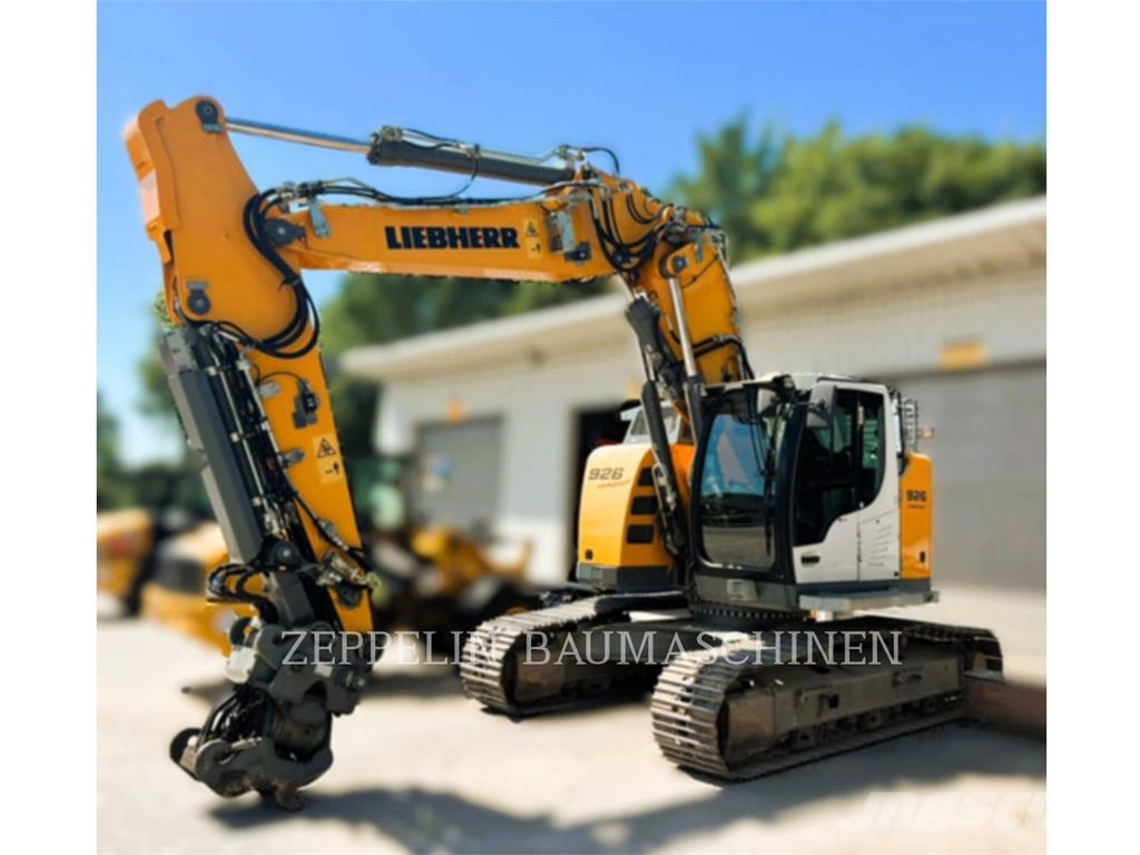 Liebherr R926COMPAC Bagri goseničarji