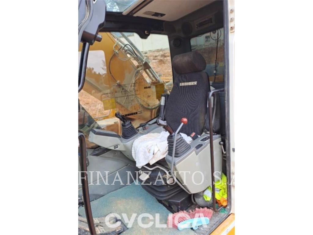 Liebherr R946 Escavadeiras de esteiras