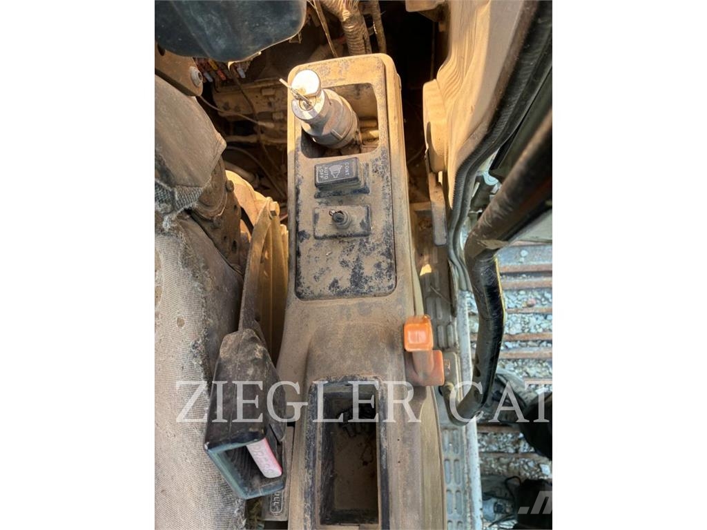 Link-Belt CONSTRUCTION 240LX حفارات زحافة