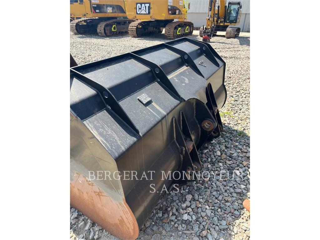 MB Crusher GODET/910/918/2600L Sonstige Baumaschinen