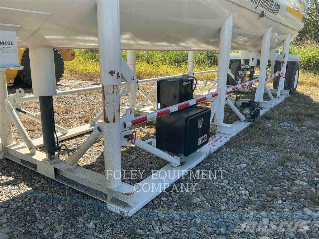  MISCELLANEOUS MFGRS WATERTR12K Tankbilar