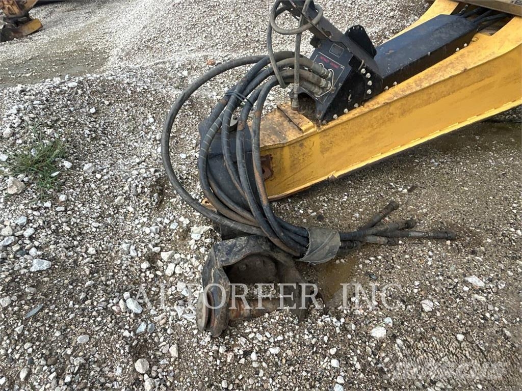 Mobile Track Solutions MT23-28 Scraper