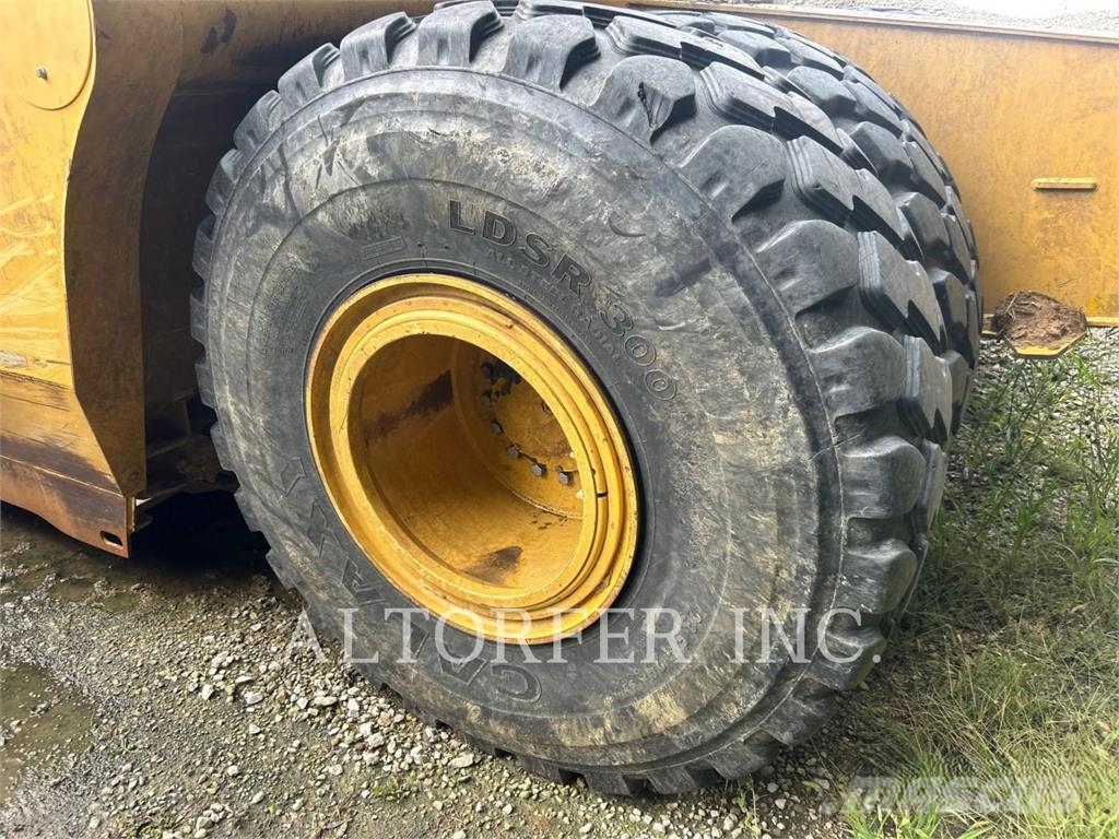 Mobile Track Solutions MT23-28 Scraper