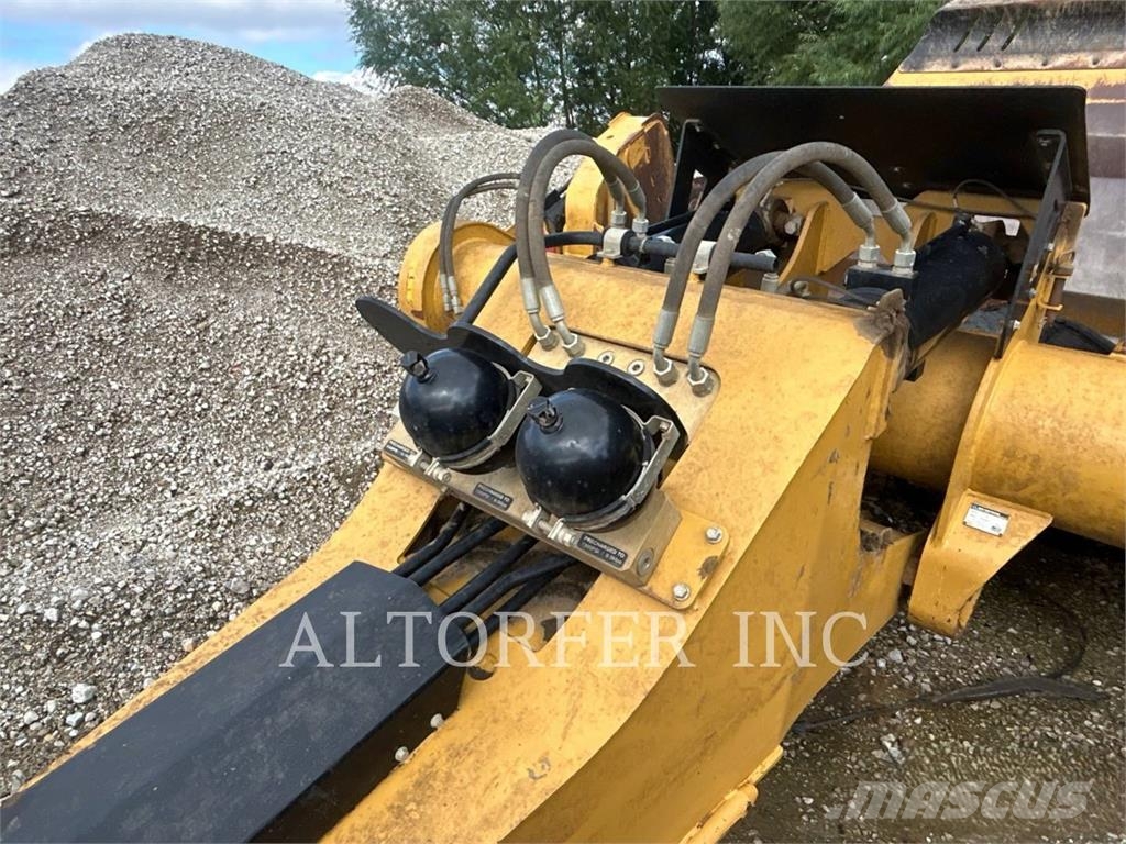 Mobile Track Solutions MT23-28 Scraper