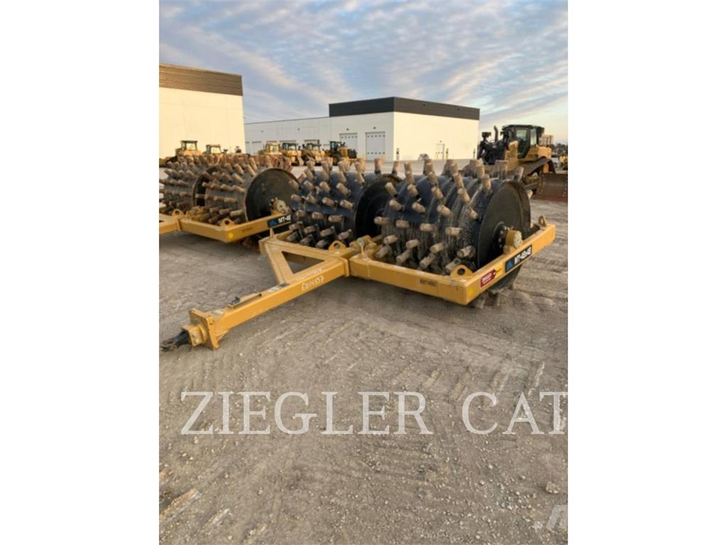 Mobile Track Solutions MT48X48 ضاغطات التربة
