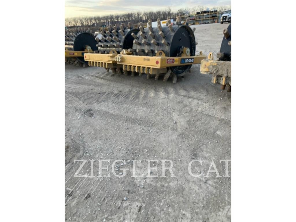 Mobile Track Solutions MT48X48 ضاغطات التربة