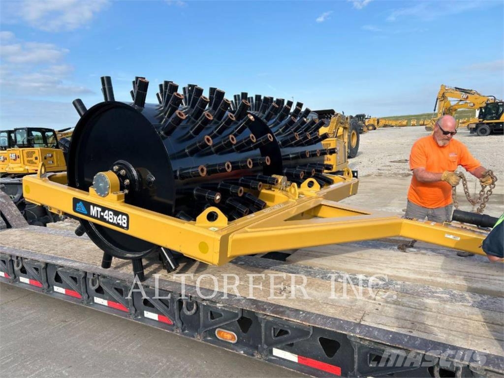 Mobile Track Solutions MTS 48X48 Towed vibratory rollers