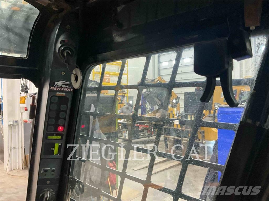 New Holland 440CT لوادر انزلاقية التوجيه