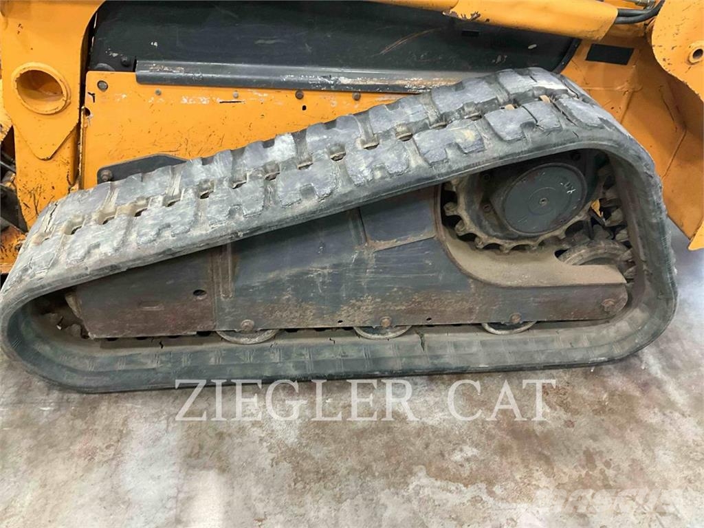 New Holland 440CT لوادر انزلاقية التوجيه