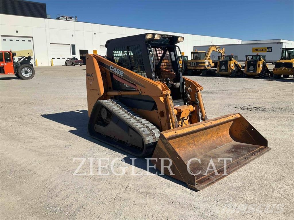 New Holland 440CT لوادر انزلاقية التوجيه