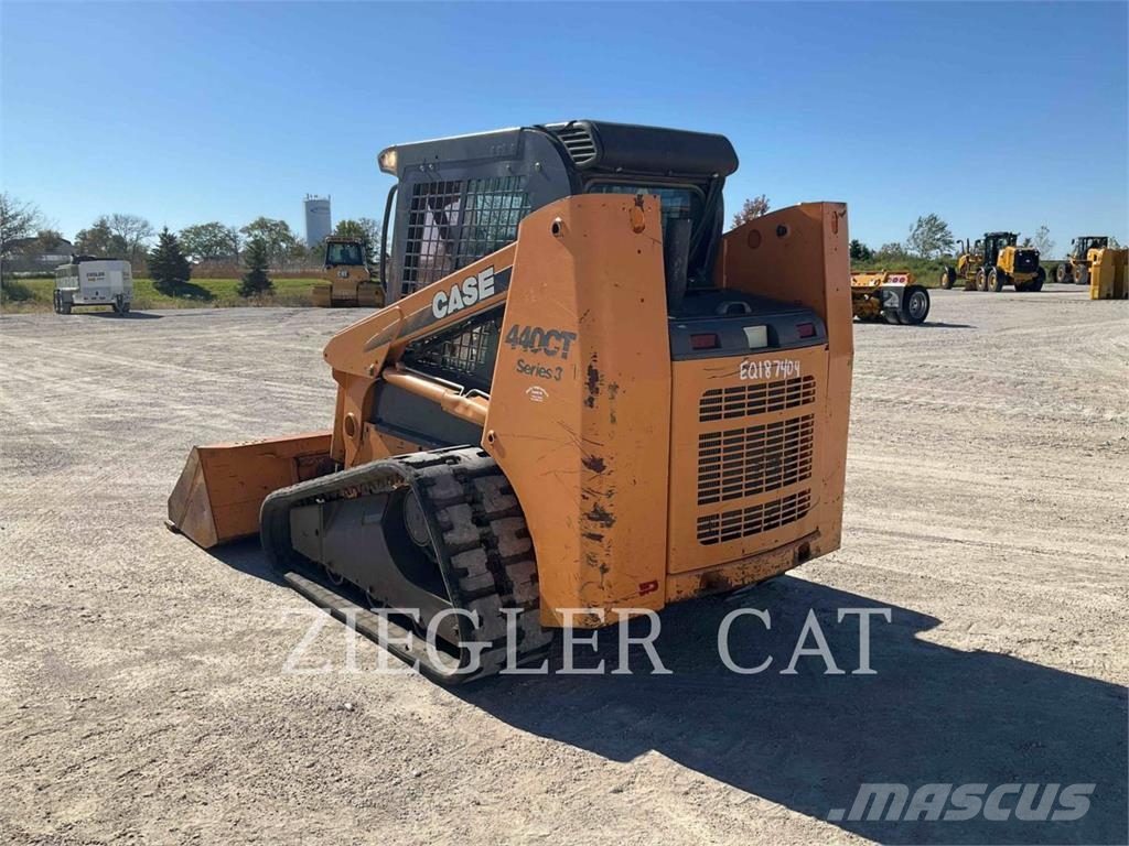 New Holland 440CT لوادر انزلاقية التوجيه