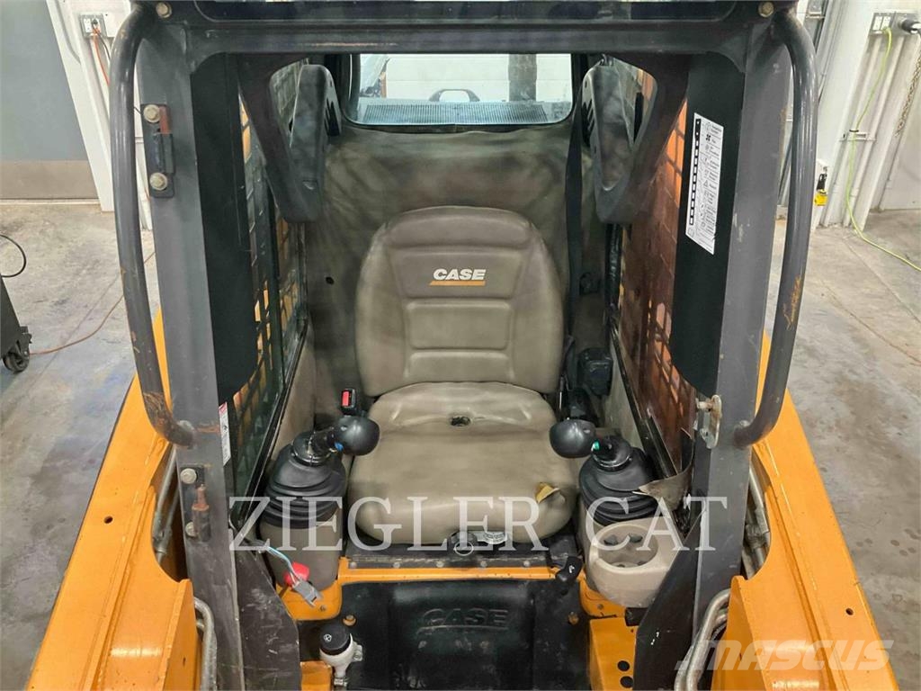 New Holland 440CT لوادر انزلاقية التوجيه