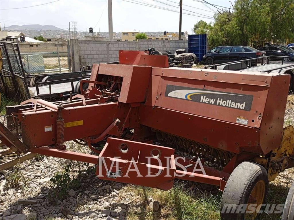 New Holland 570 Harvesterji