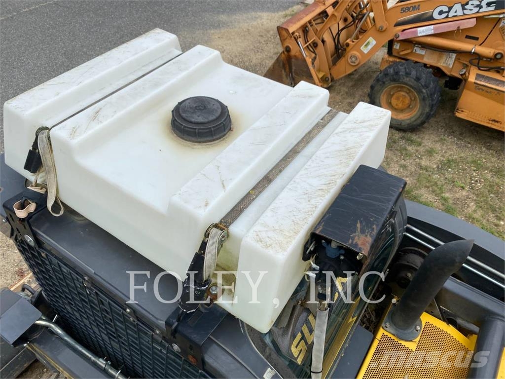 New Holland C238 Kāpurķēžu iekrāvēji
