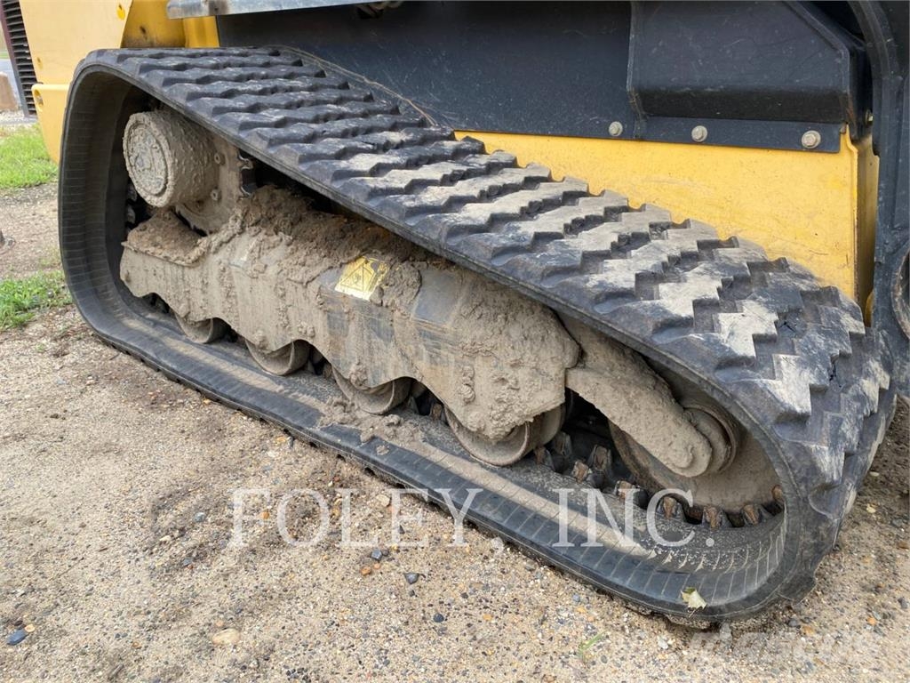 New Holland C238 Kāpurķēžu iekrāvēji
