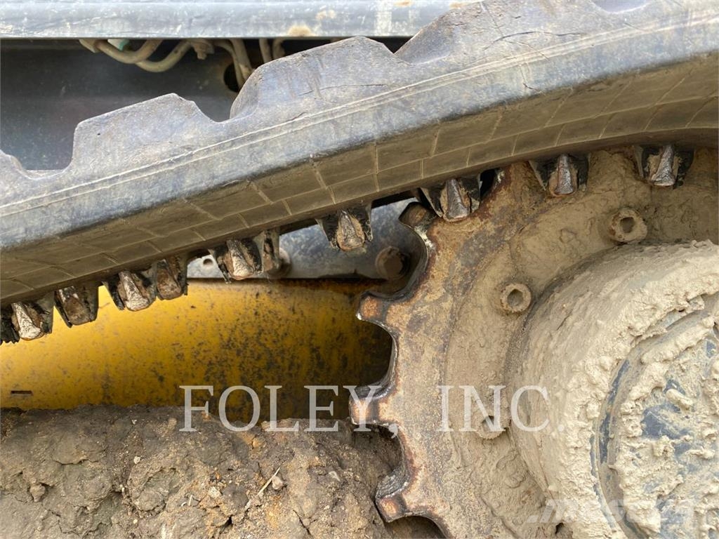 New Holland C238 Kāpurķēžu iekrāvēji