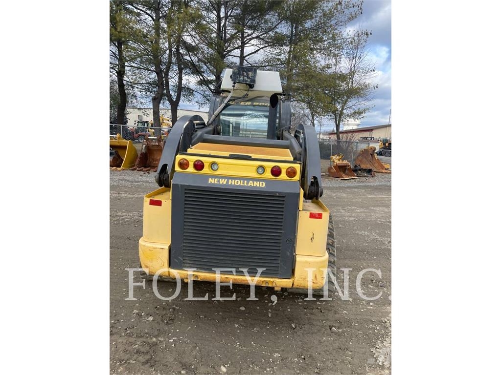 New Holland C238 Kāpurķēžu iekrāvēji
