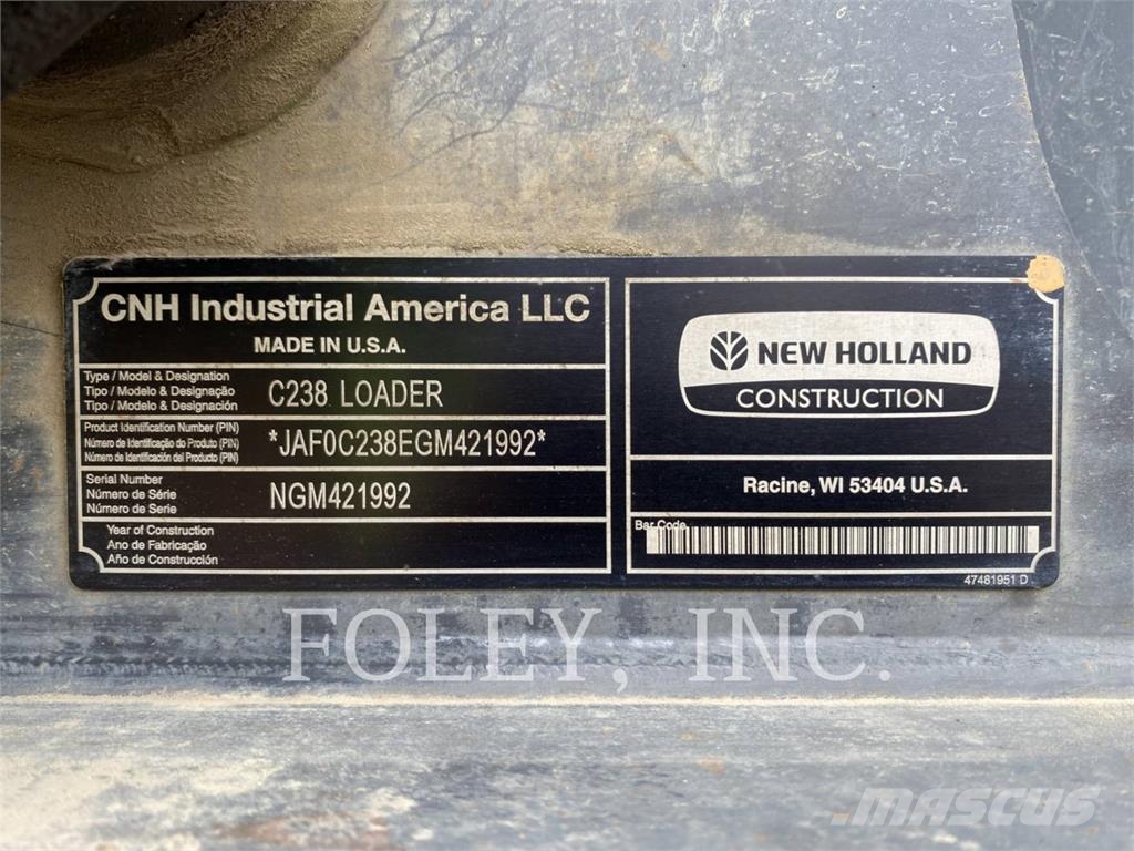 New Holland C238 Kāpurķēžu iekrāvēji