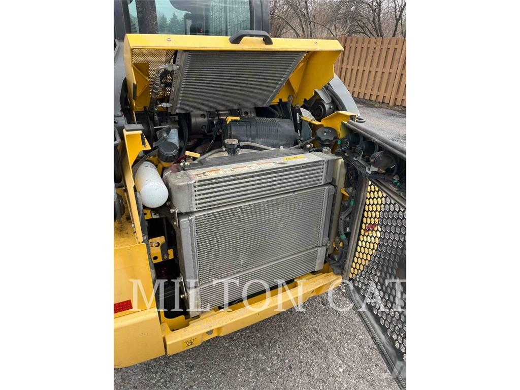 New Holland L220 Minicargadoras