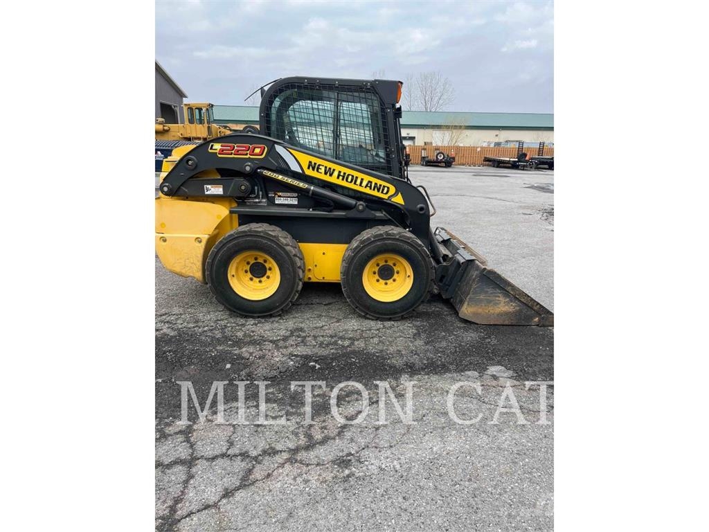 New Holland L220 Minicargadoras