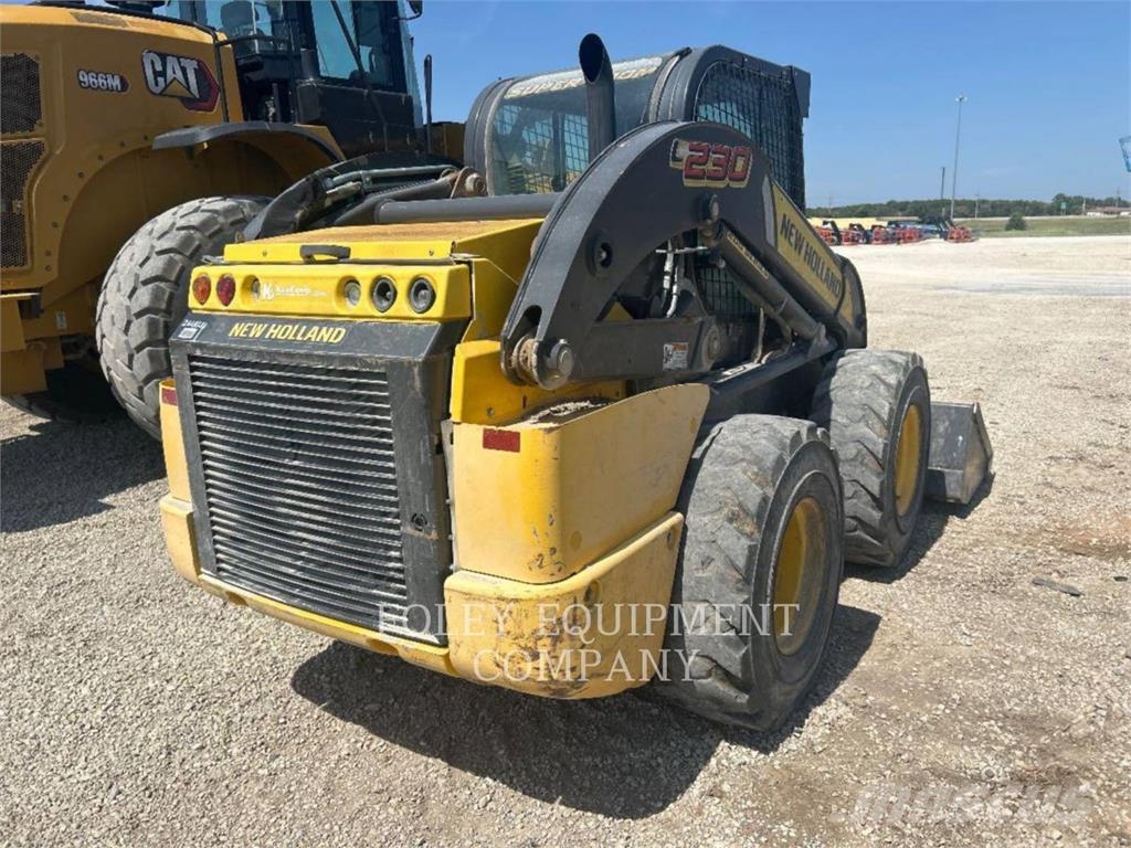 New Holland L230 Kompaktlader