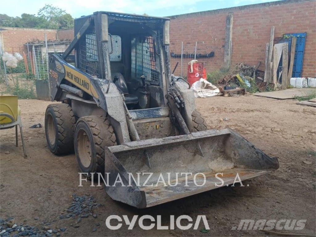 New Holland LS175 Smykem řízené nakladače