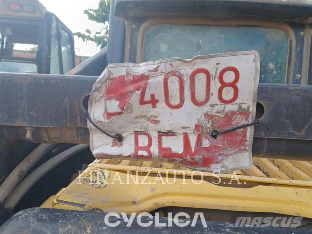 New Holland LS175 Smykem řízené nakladače