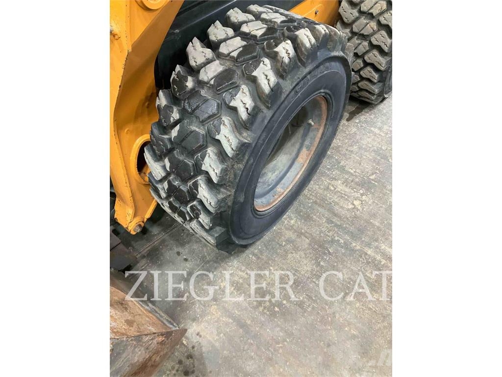 New Holland SR210 Minicargadoras