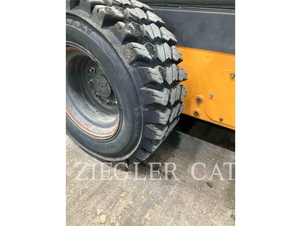 New Holland SR210 Minicargadoras