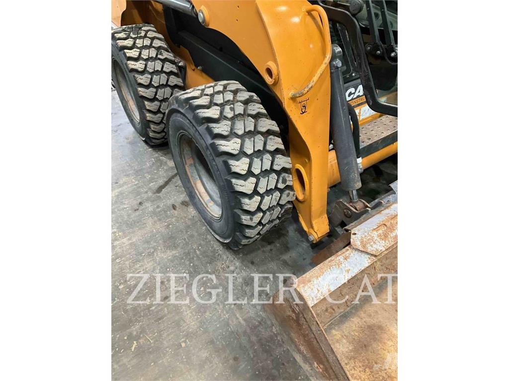 New Holland SR210 Minicargadoras