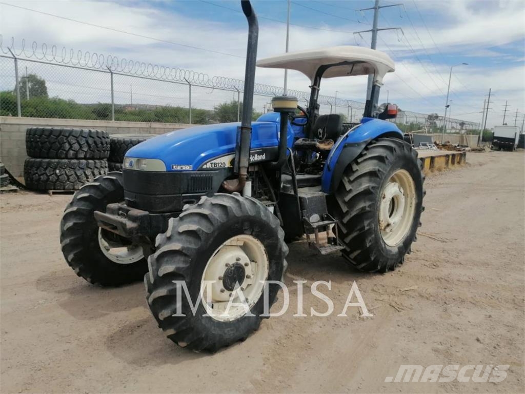 New Holland TB120 트랙터