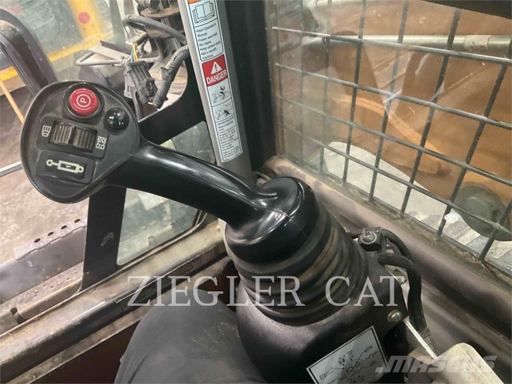 New Holland TR310 Lánctalpas homlokrakodók