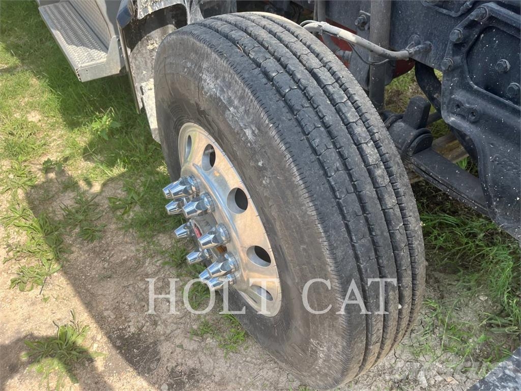 Peterbilt 567 Other trucks