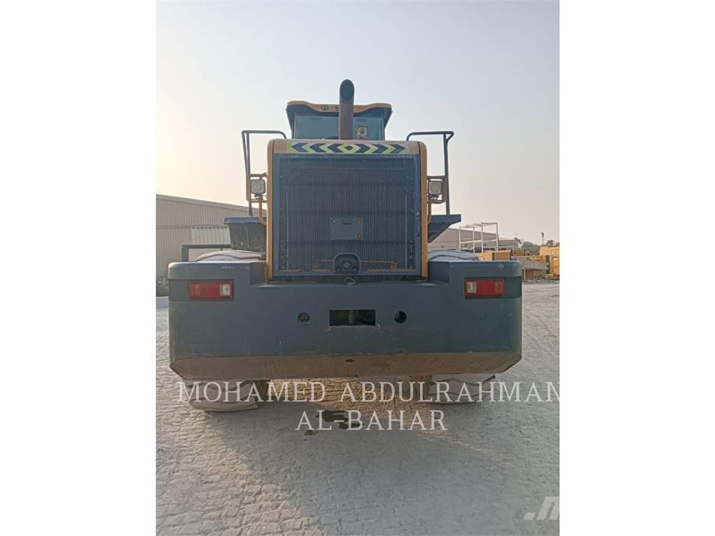 SEM 676D Колесни товарачи