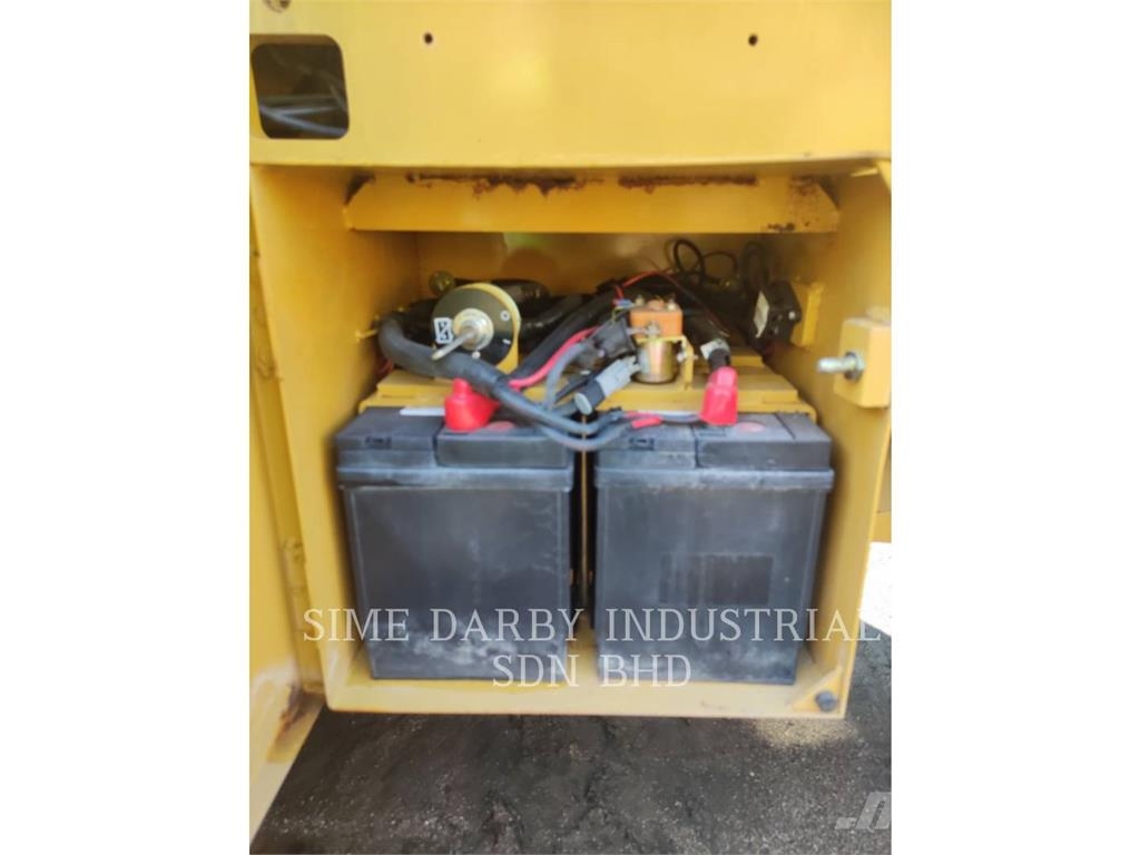 SEM CO. LTD SEM 522 Compactadoras de suelo