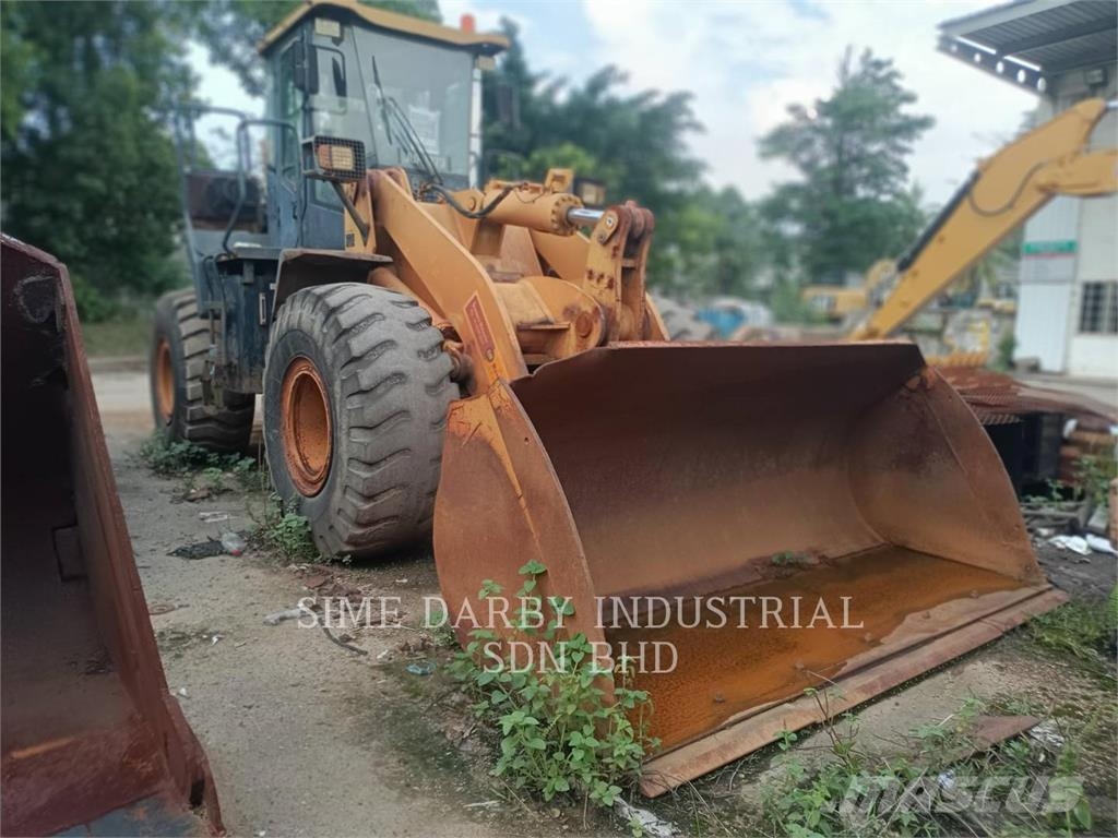 SEM CO. LTD SEM 658C Колесни товарачи