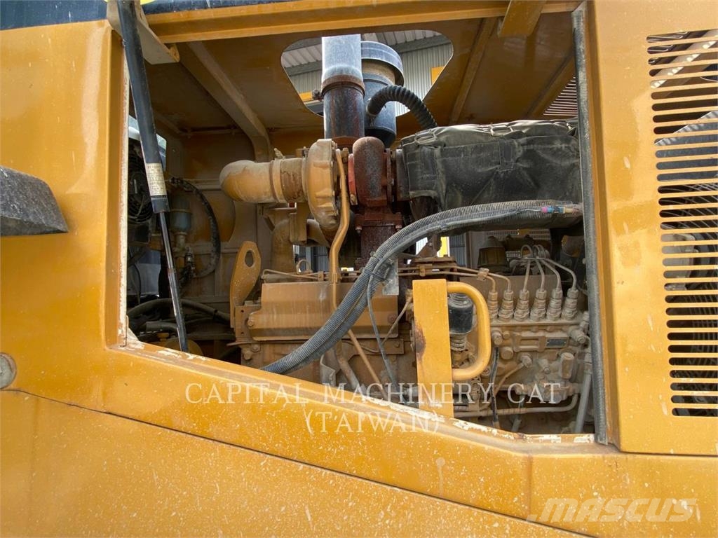 SEM MACHINERY 669 C Колесни товарачи