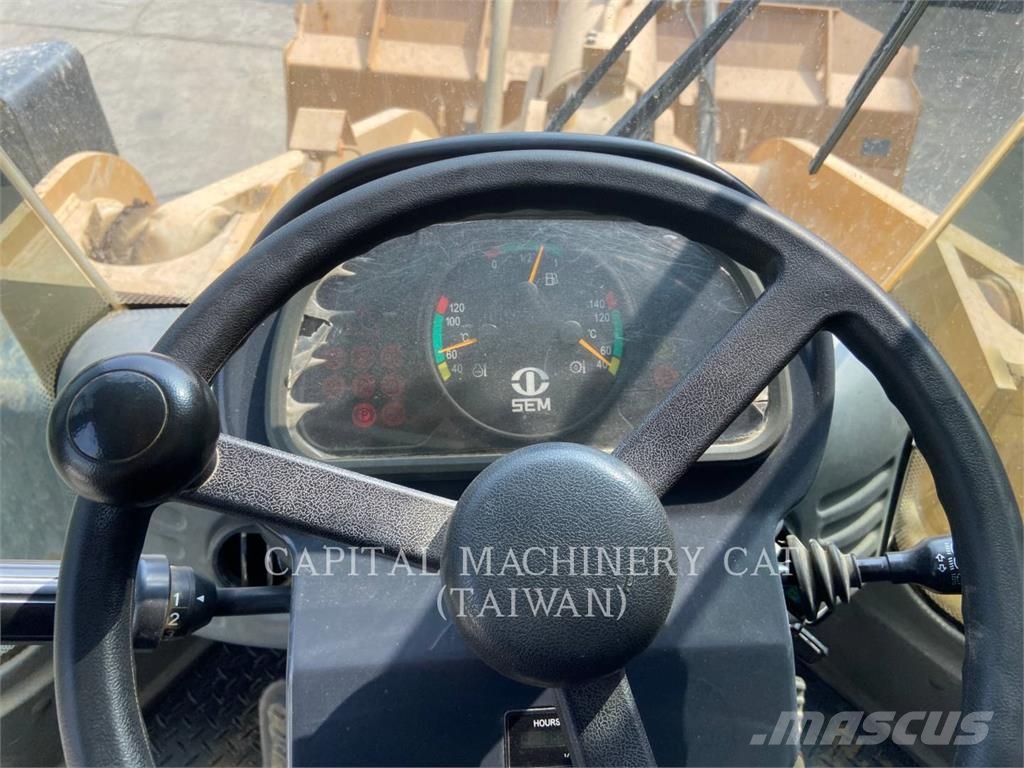 SEM MACHINERY 669 C Колесни товарачи