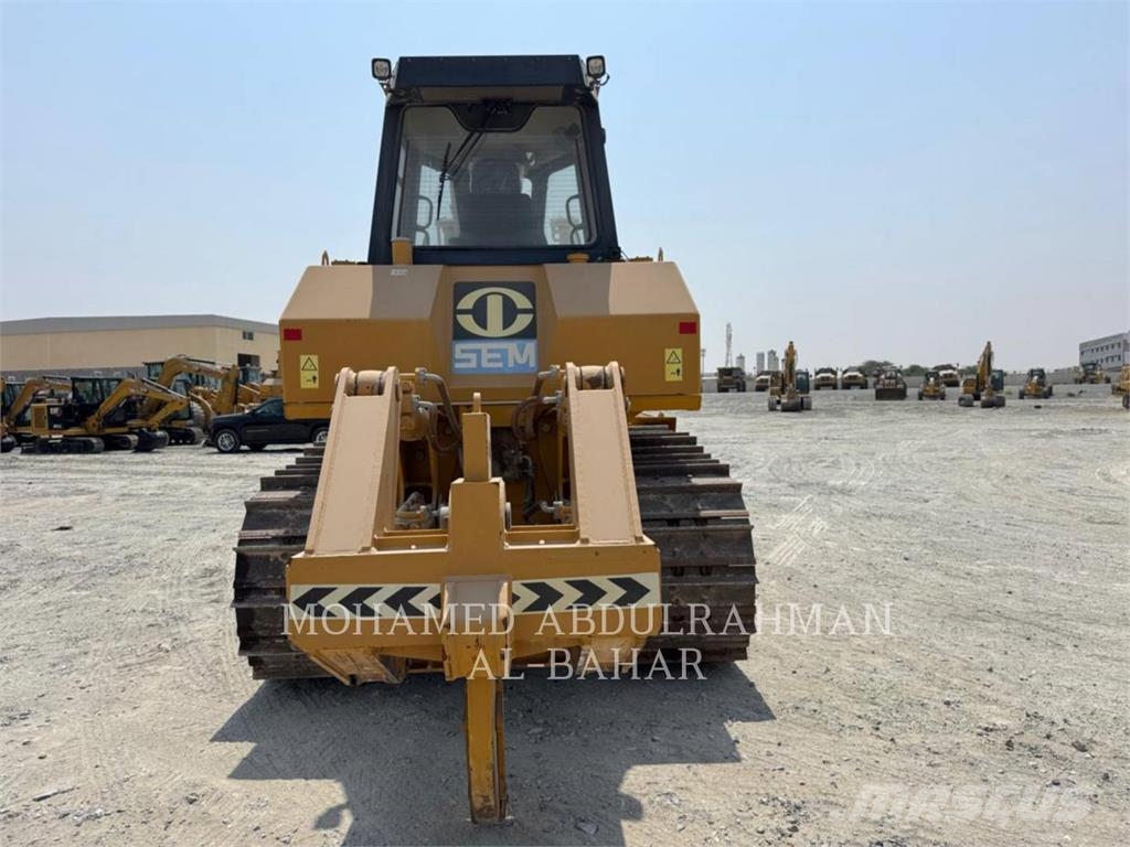 SEM MACHINERY SEM822D بلدوزرات مجنزرة