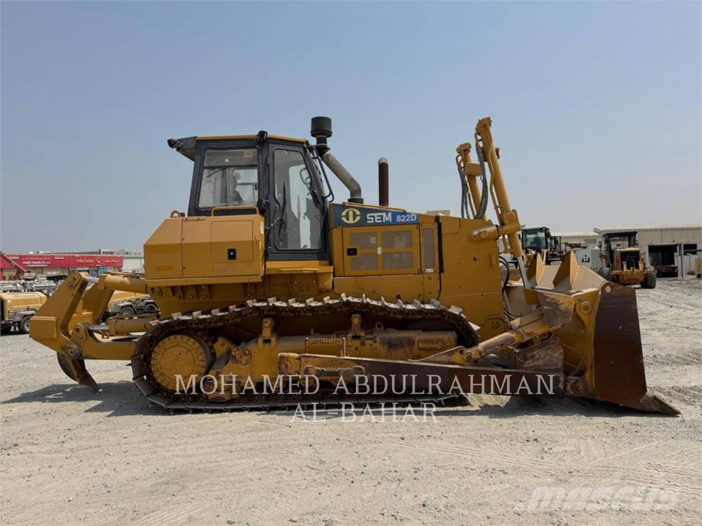 SEM MACHINERY SEM822D بلدوزرات مجنزرة