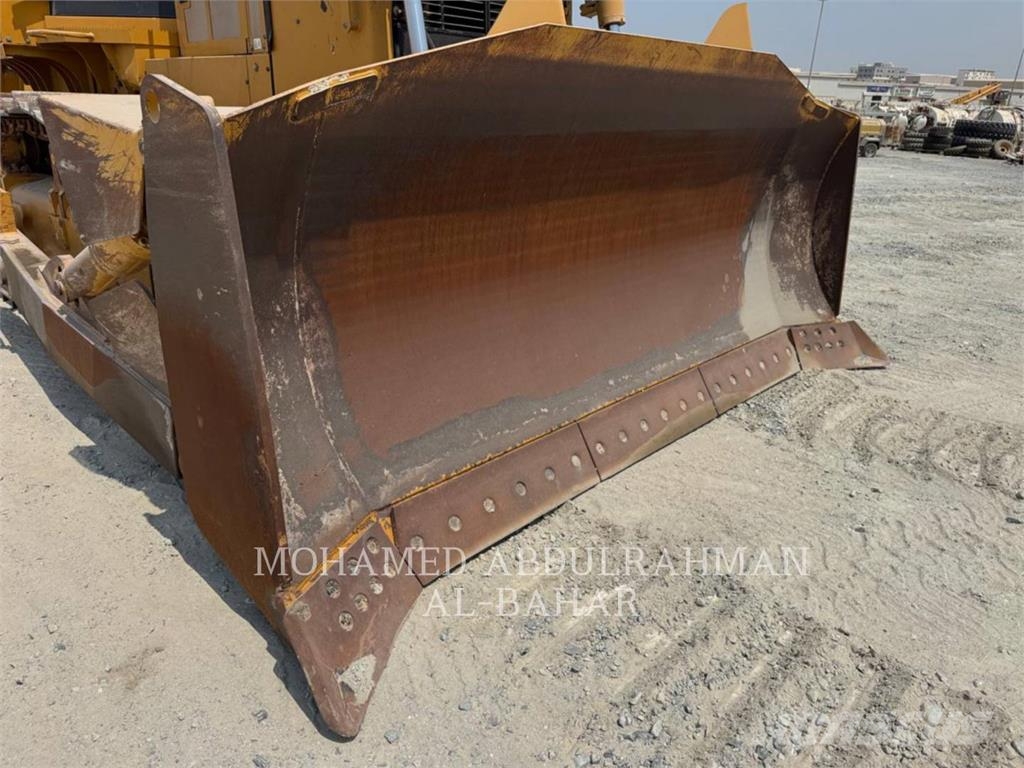 SEM MACHINERY SEM822D بلدوزرات مجنزرة