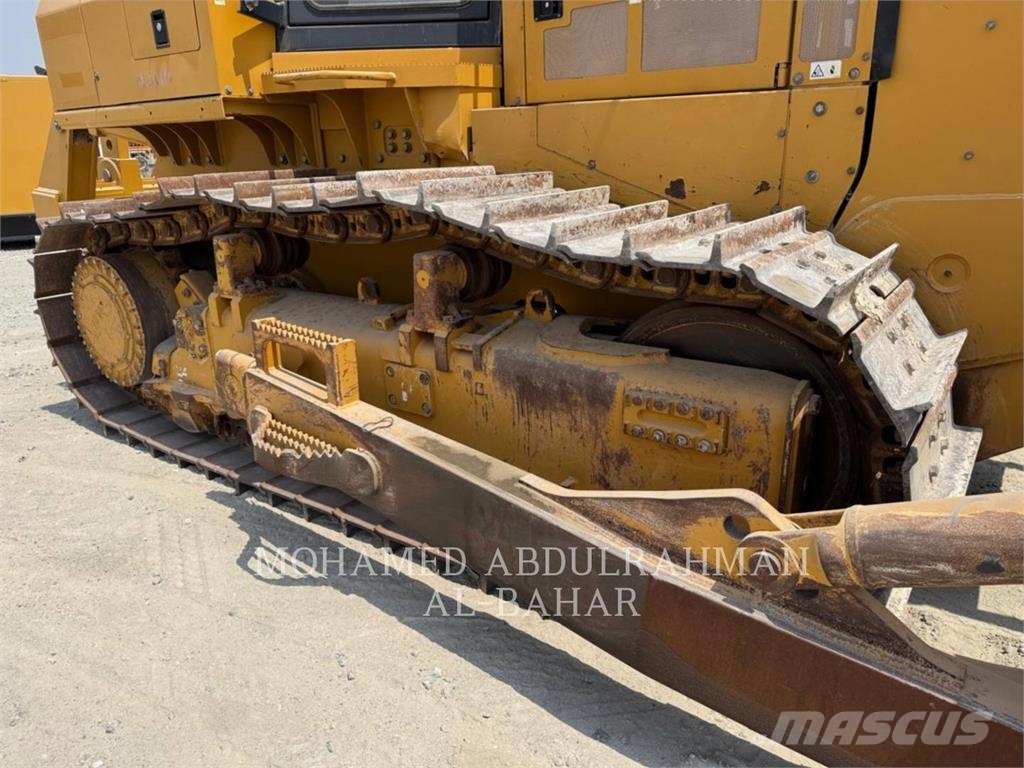 SEM MACHINERY SEM822D بلدوزرات مجنزرة