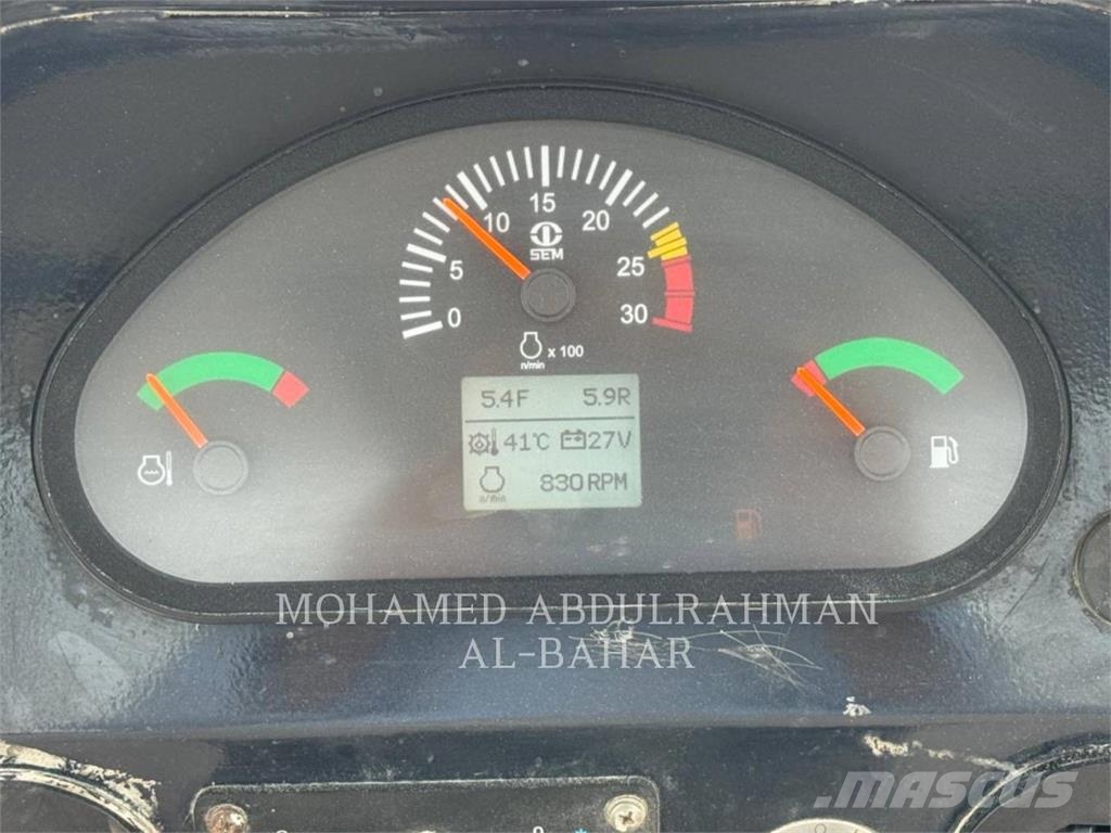 SEM MACHINERY SEM822D بلدوزرات مجنزرة