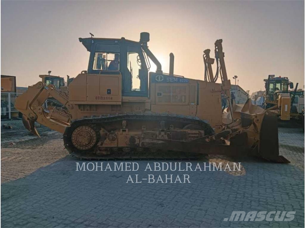 SEM MACHINERY SEM822D بلدوزرات مجنزرة