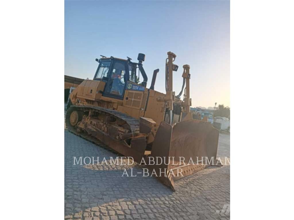 SEM MACHINERY SEM822D بلدوزرات مجنزرة